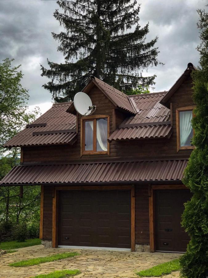 ヴェルホヴィナ Чорногірський Вітерヴィラ エクステリア 写真