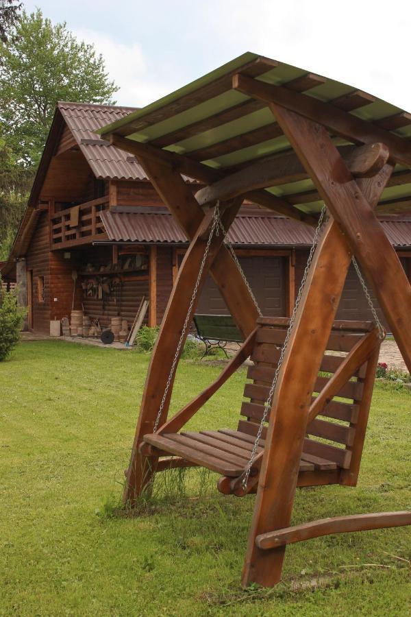 ヴェルホヴィナ Чорногірський Вітерヴィラ エクステリア 写真